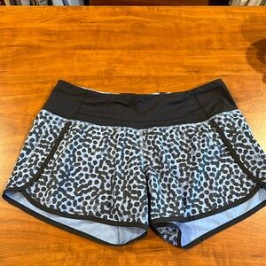 Lululemon Speed Up Shorts Sz 6, 4 inch